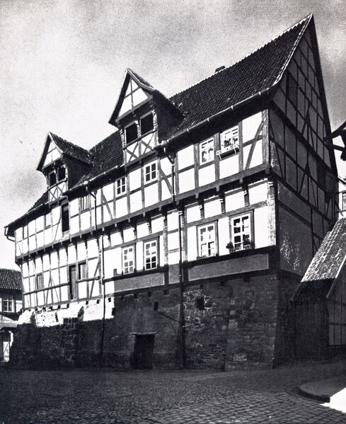 Datei:Frauenberger Kloster Nordhausen Straßenflügel 1929 Schiewek.jpg